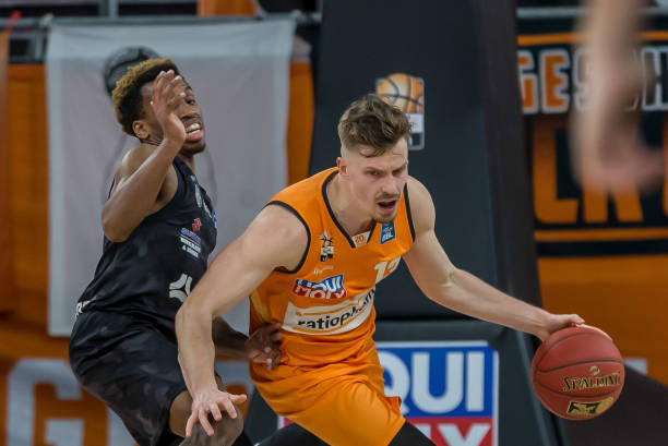 生涯再添辉 生涯再添辉